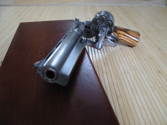 44 magnum pistol revolver. 44 magnum pistol revolver. dan
